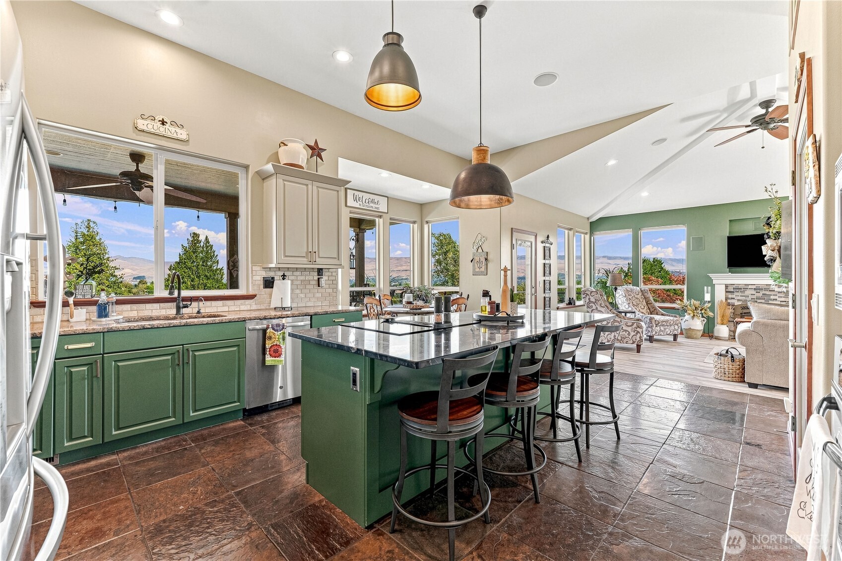 1506 Anton Property Photo 11
