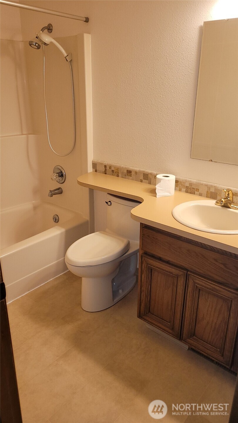 17912 81st Street Property Photo 5