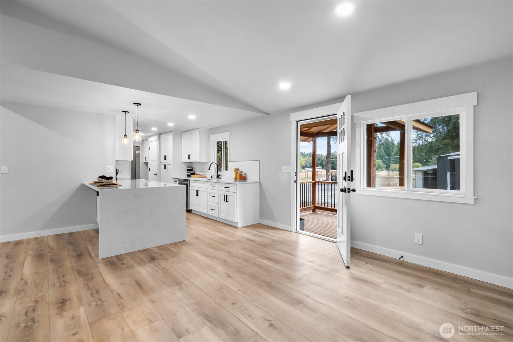 15841 Bald Hill Road Property Photo 8