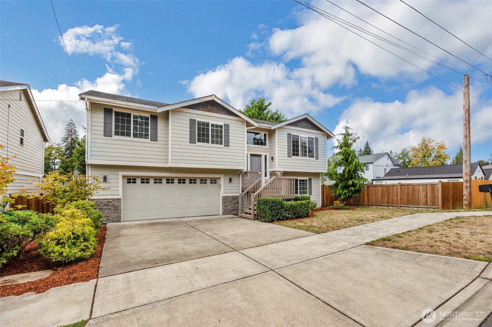 14609 20th Avenue Property Photo 2