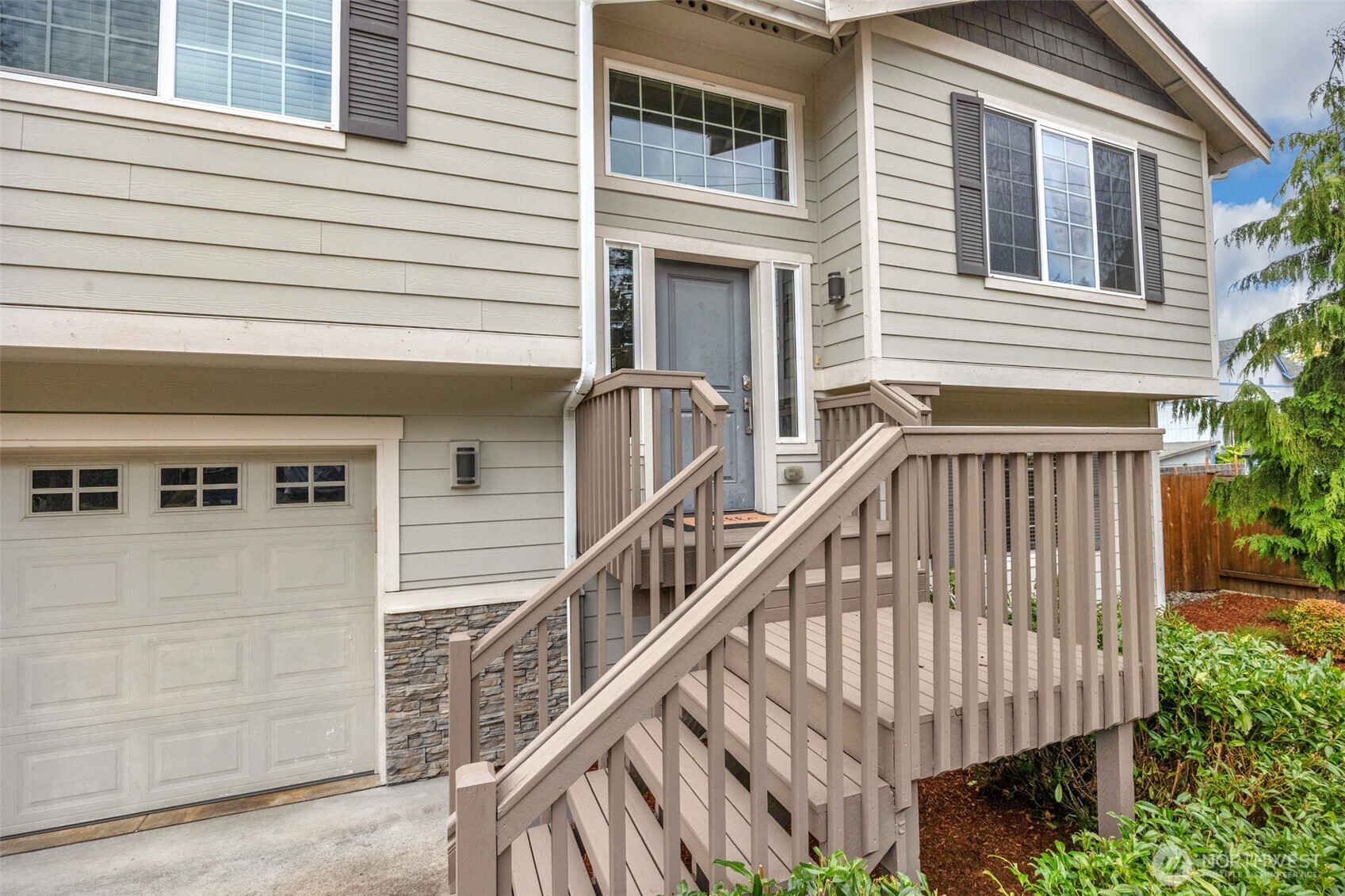 14609 20th Avenue Property Photo 4