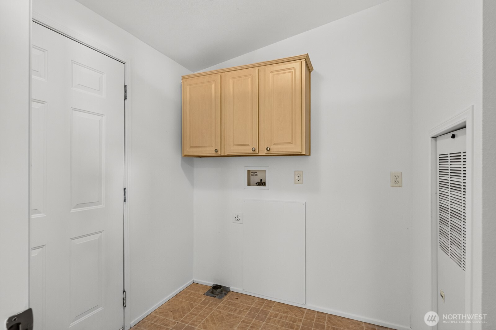 3130 Glacier Lane Property Photo 13