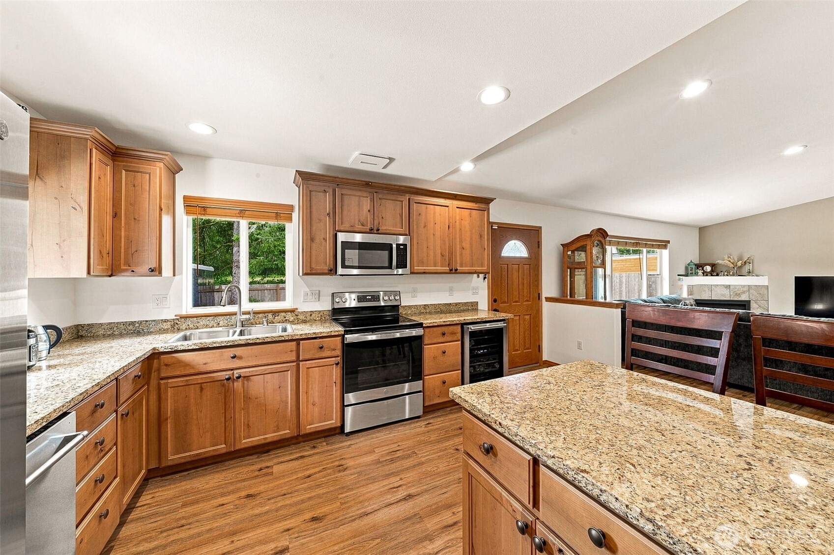 409 Snahapish Avenue Property Photo 3