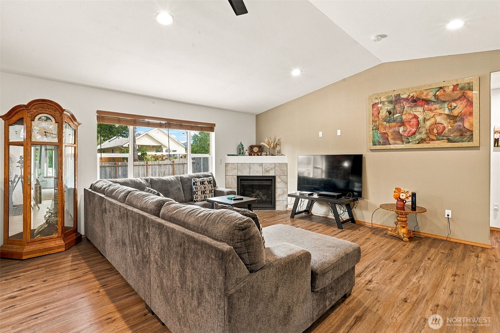 409 Snahapish Avenue Property Photo 8