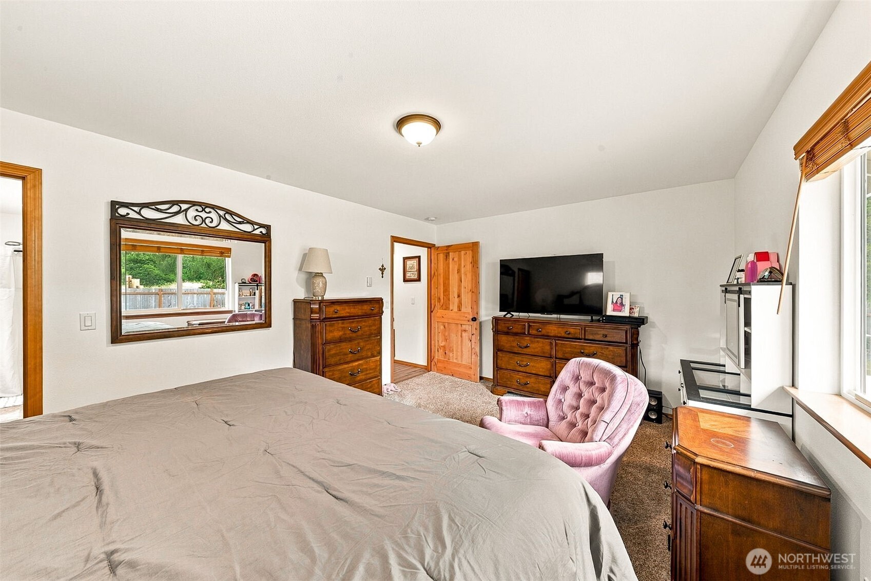 409 Snahapish Avenue Property Photo 9