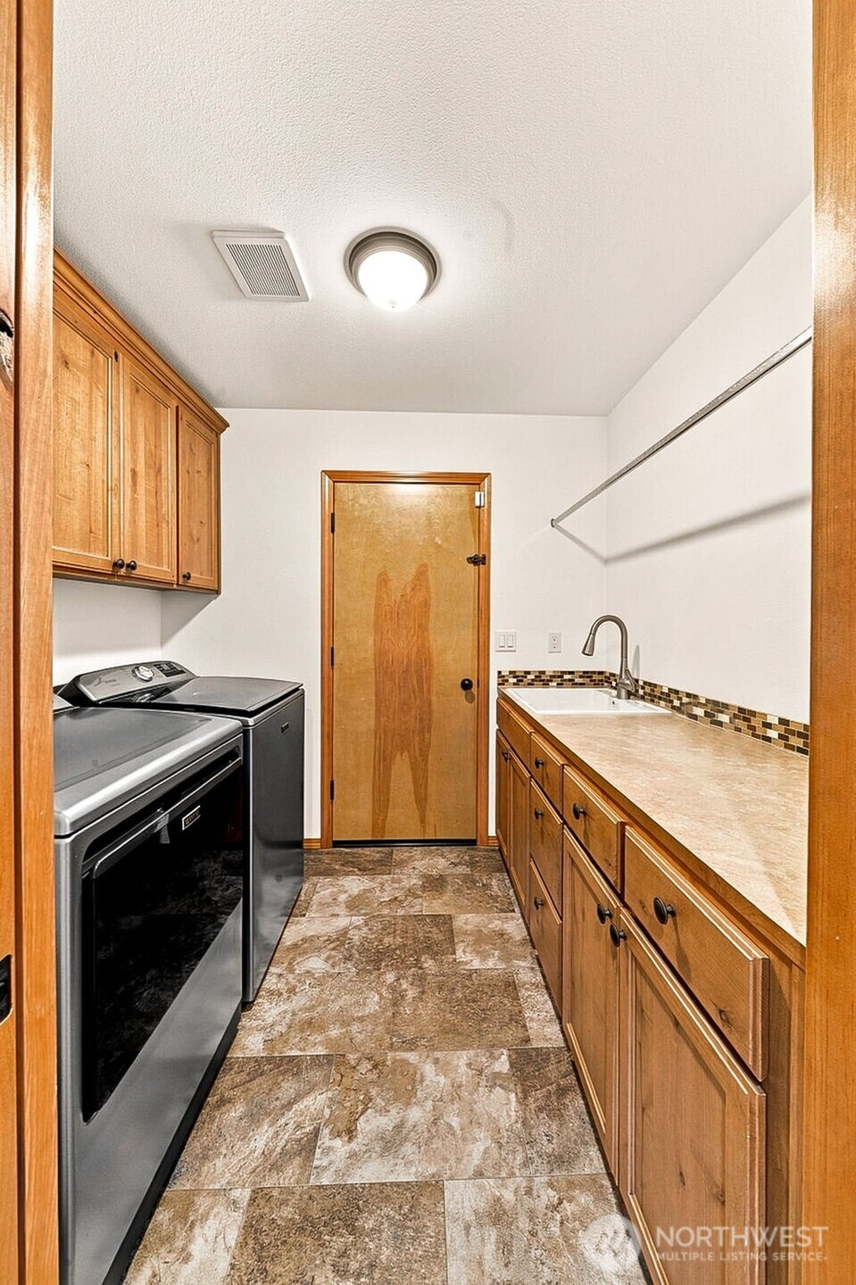 409 Snahapish Avenue Property Photo 16