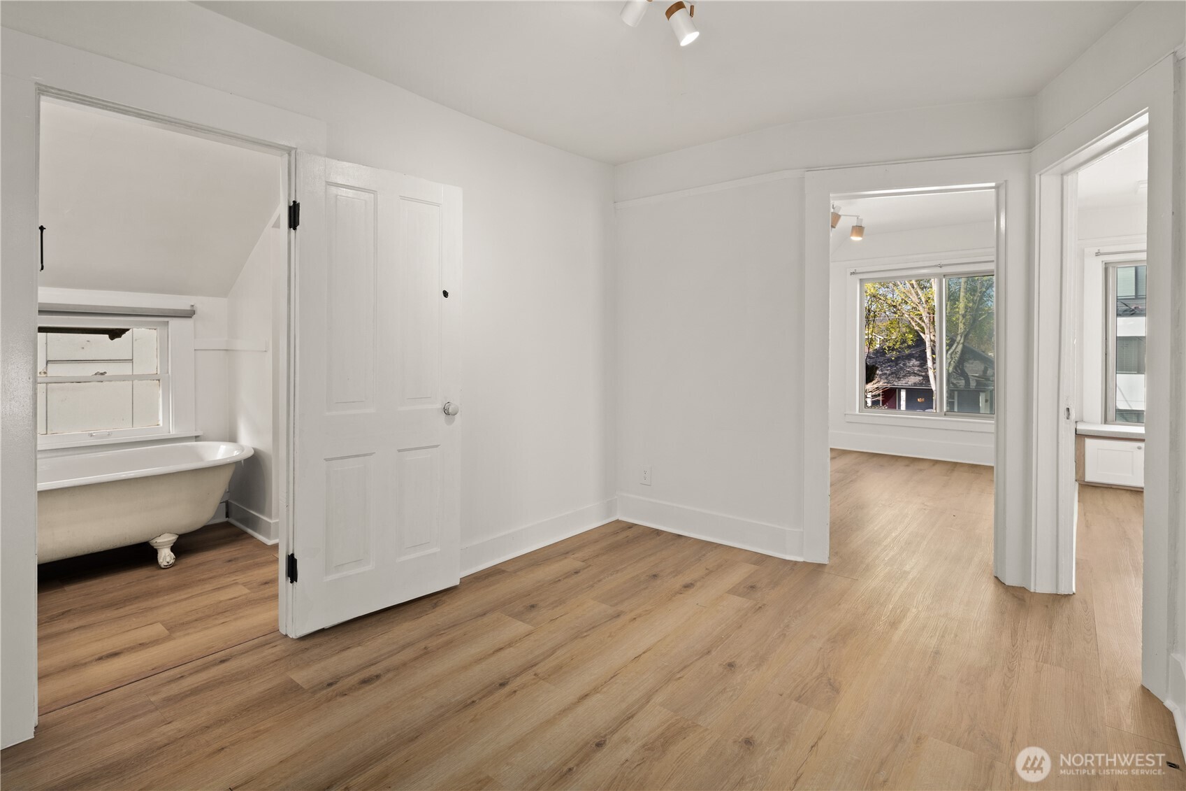 6620 Carleton Avenue Property Photo 13
