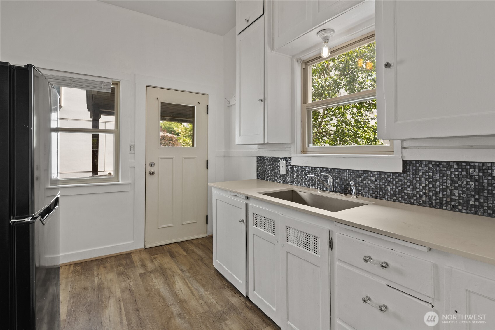 6620 Carleton Avenue Property Photo 14