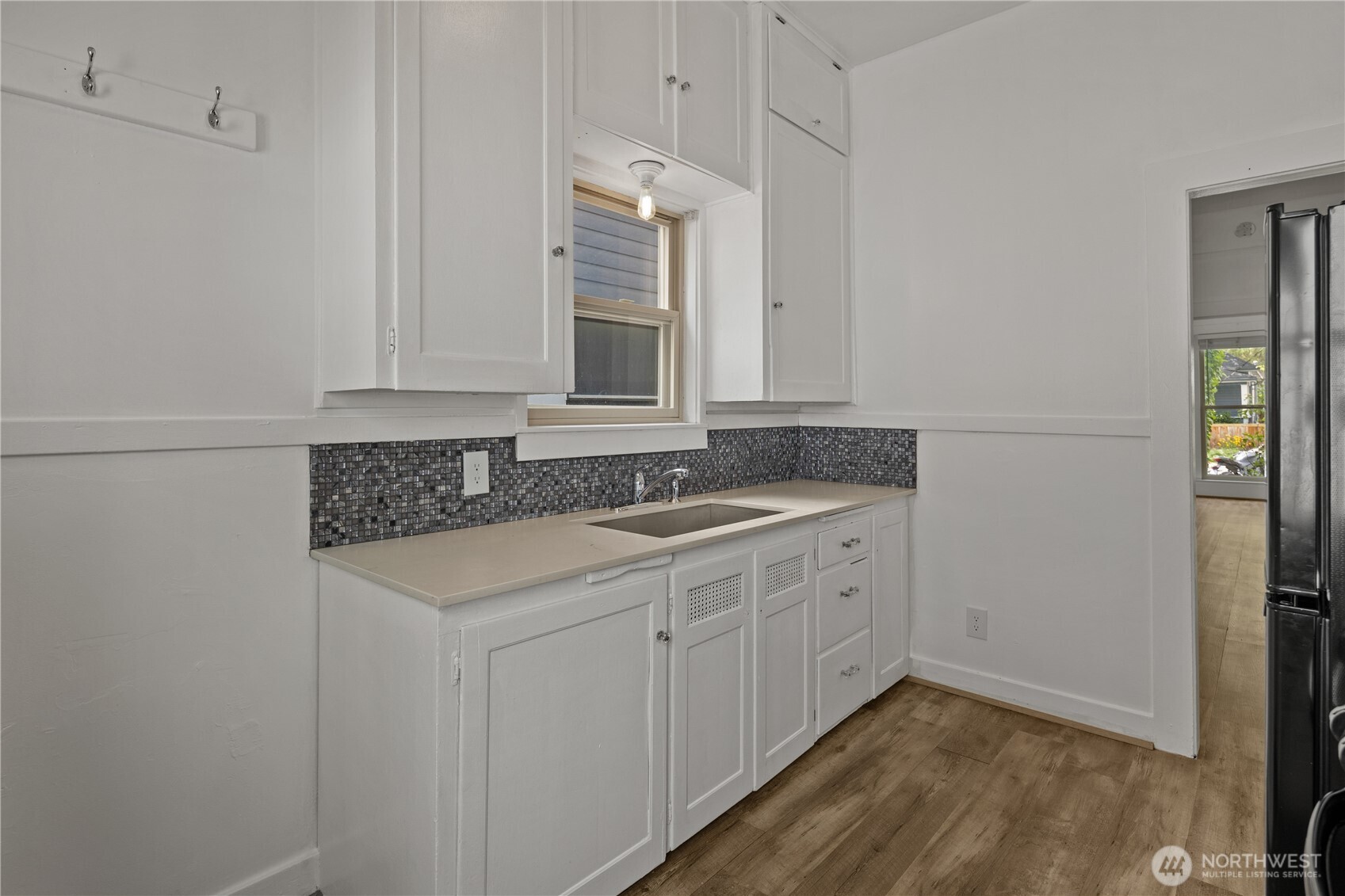 6620 Carleton Avenue Property Photo 16