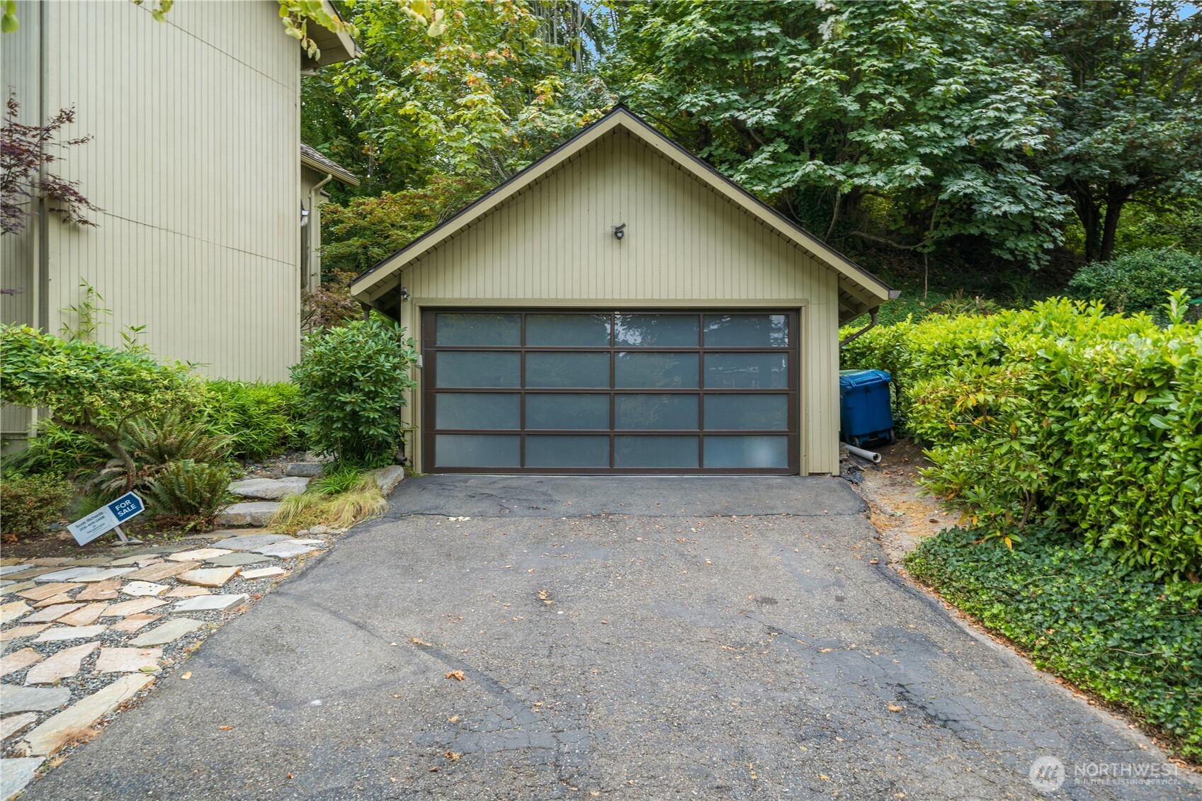 4290 Shoreclub Drive Property Photo 14