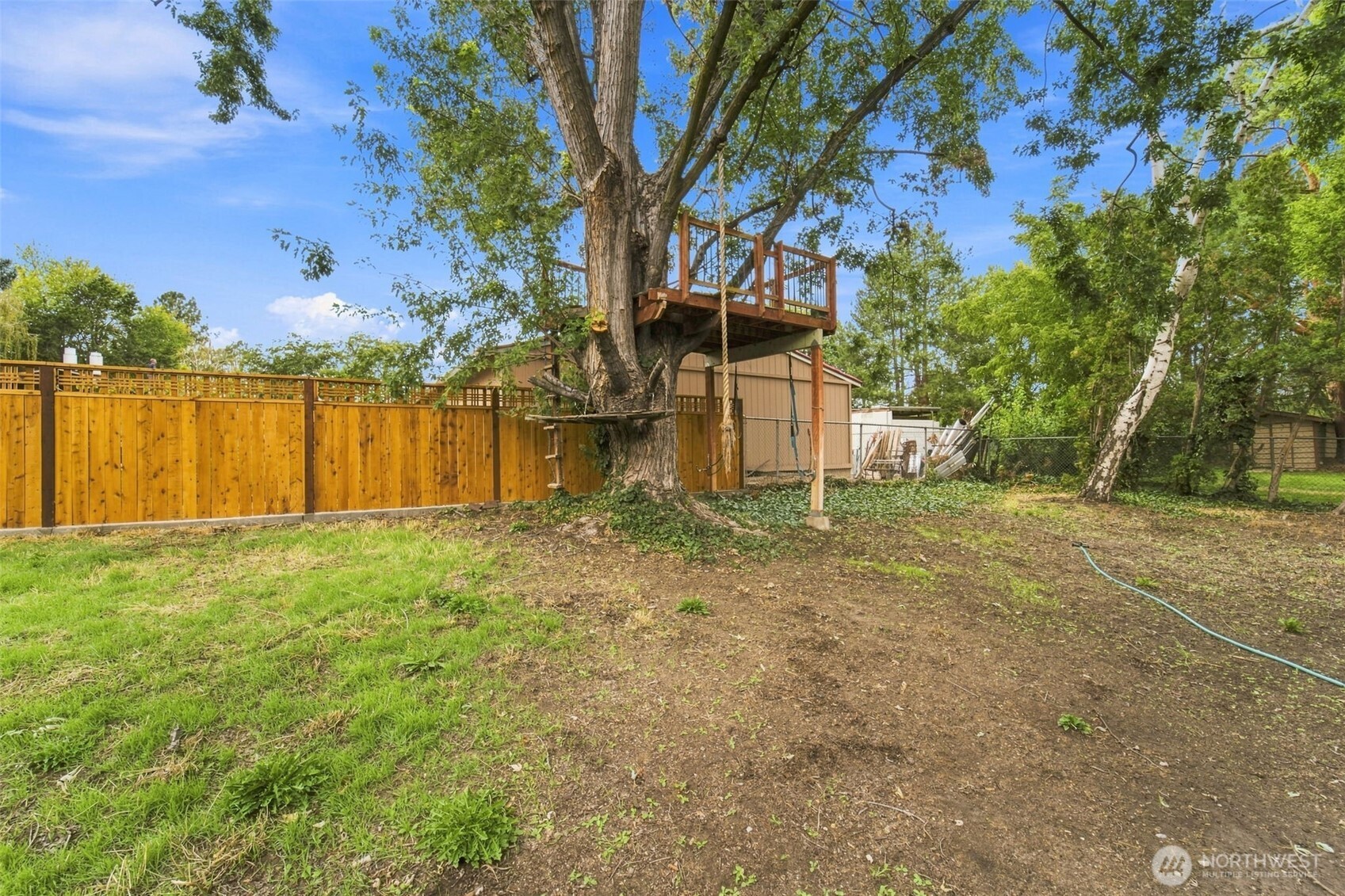 2109 Briarwood Court Property Photo 4