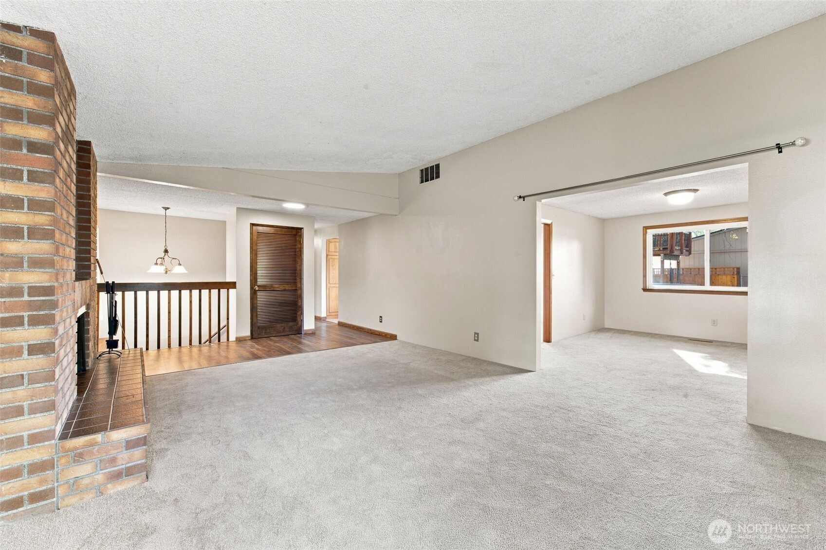 2109 Briarwood Court Property Photo 7
