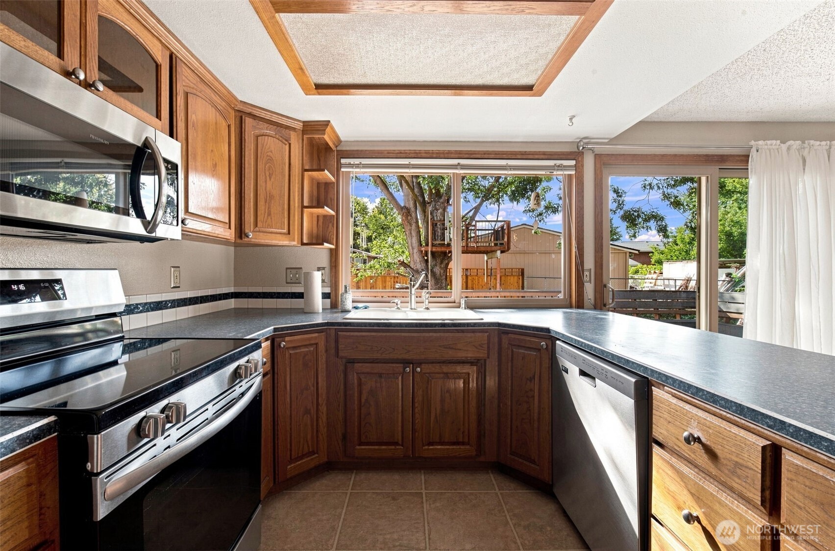 2109 Briarwood Court Property Photo 11