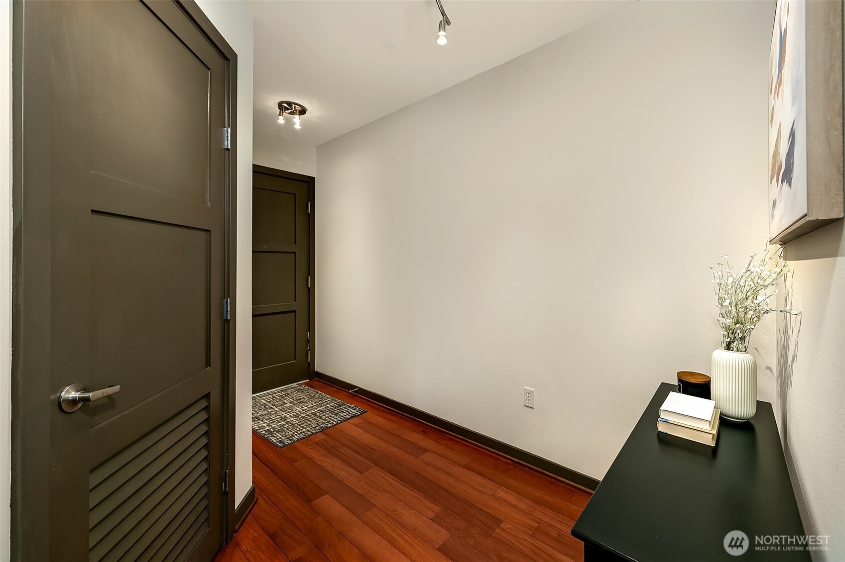 413 Ne 70th Street 301 Property Photo 4