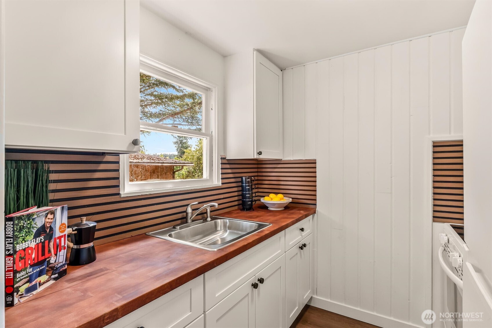 17024 8th Avenue Property Photo 7