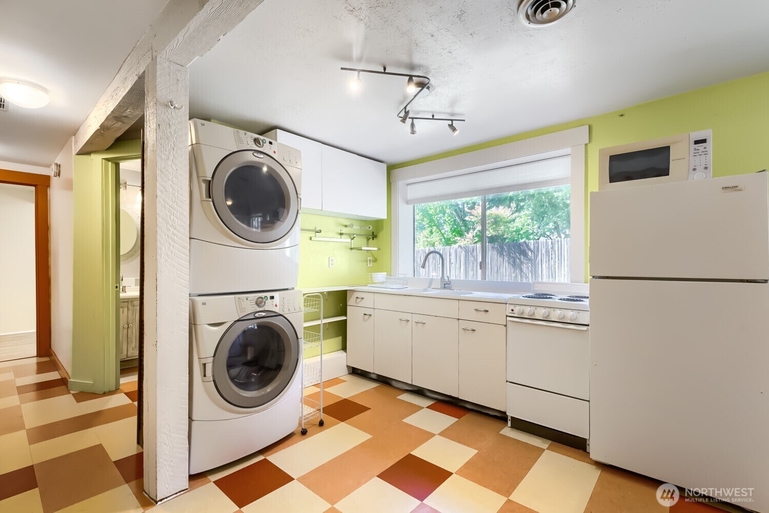1405 10th Avenue Property Photo 16