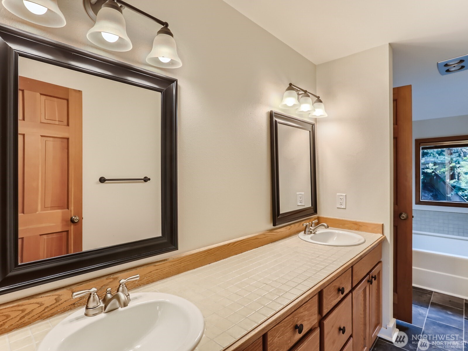 3810 110th Avenue Property Photo 6