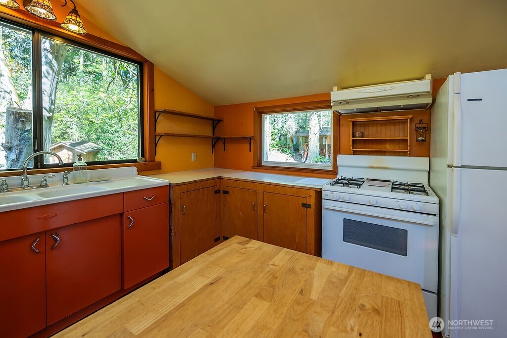 4160 Mud Bay Road Property Photo 7