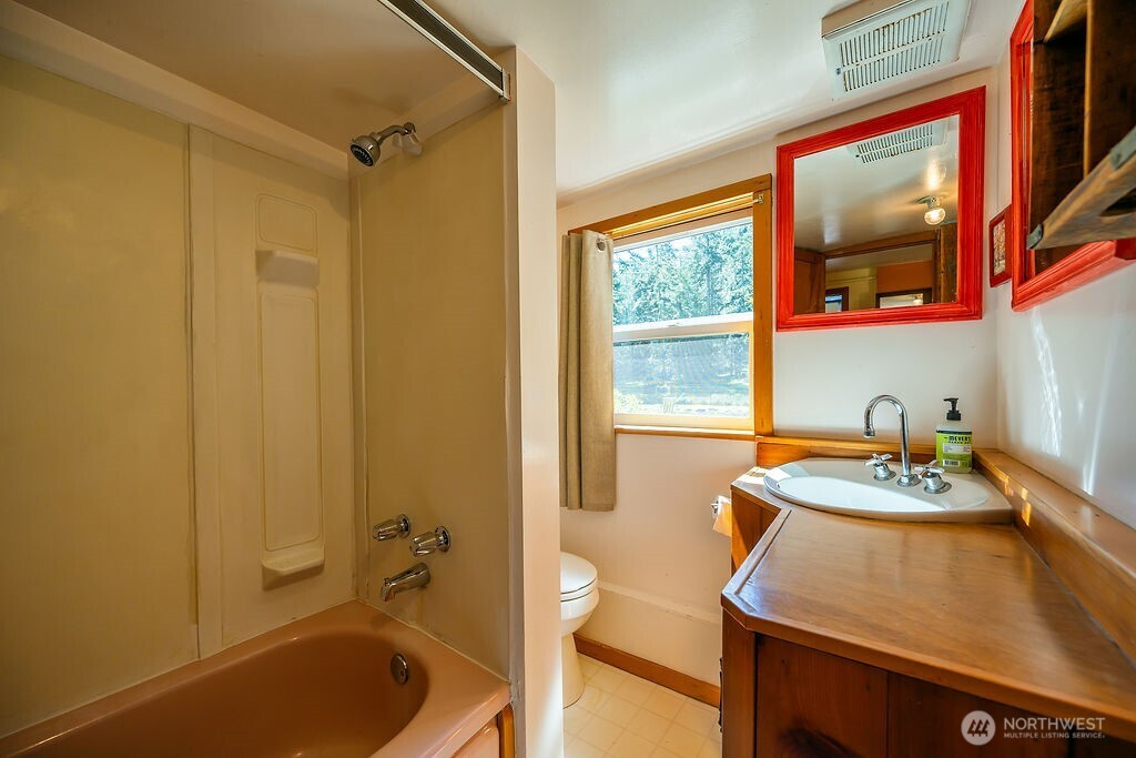 4160 Mud Bay Road Property Photo 10