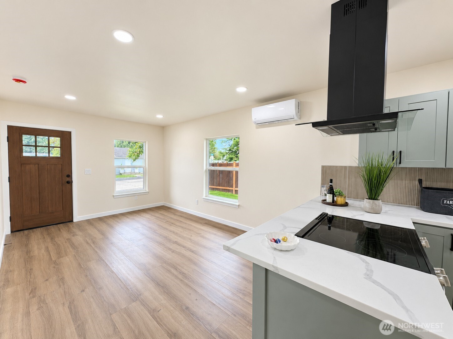 1012 Dearborn Avenue Property Photo 7