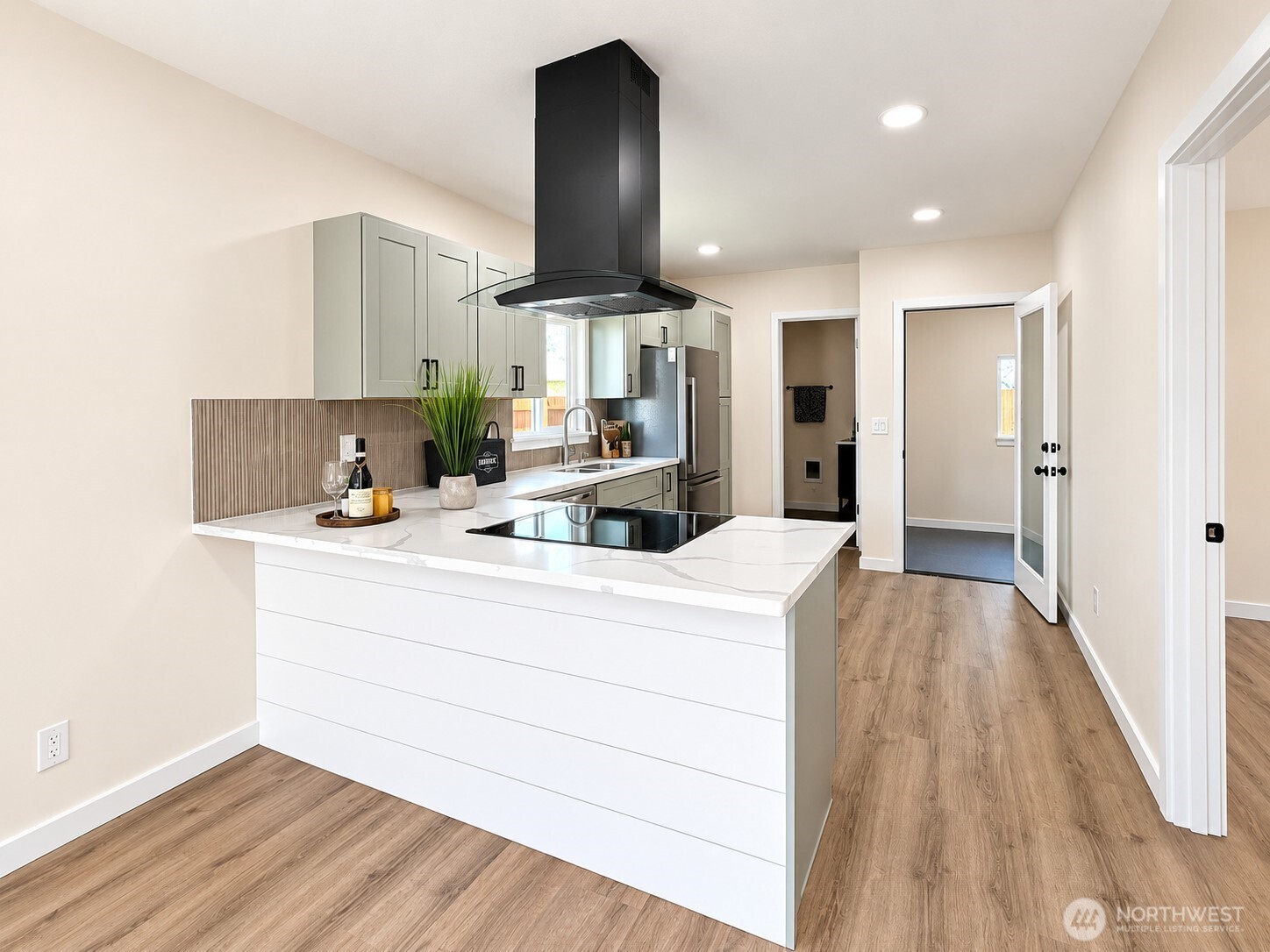 1012 Dearborn Avenue Property Photo 8