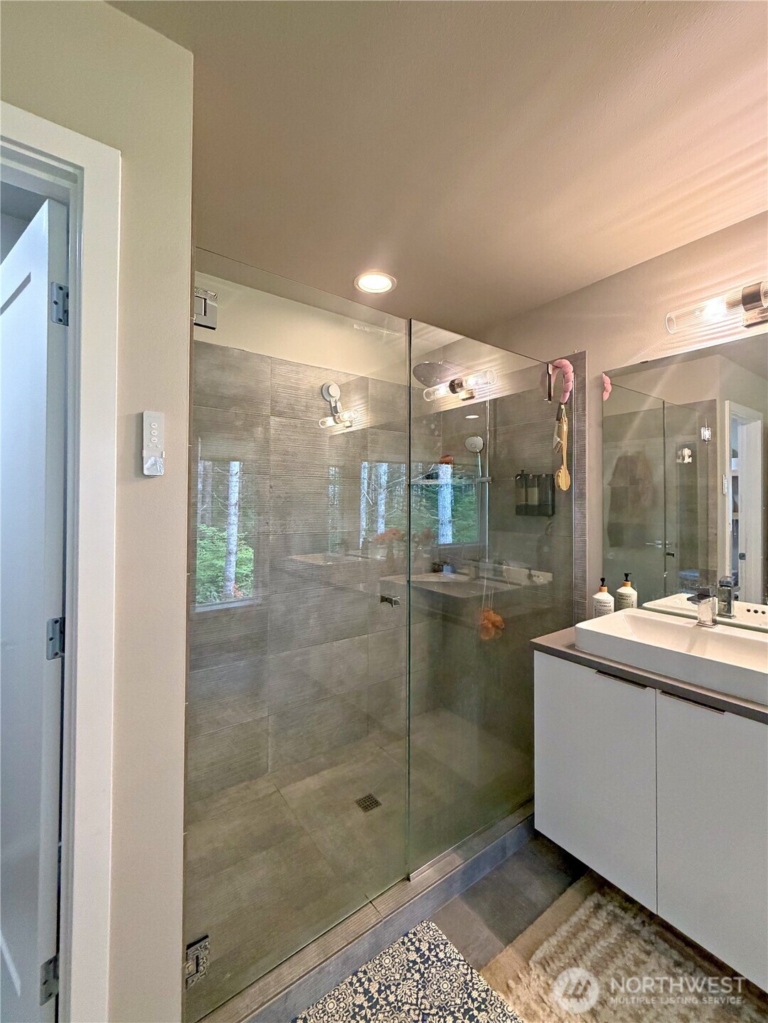 24033 Se Lily Pl Property Photo 24