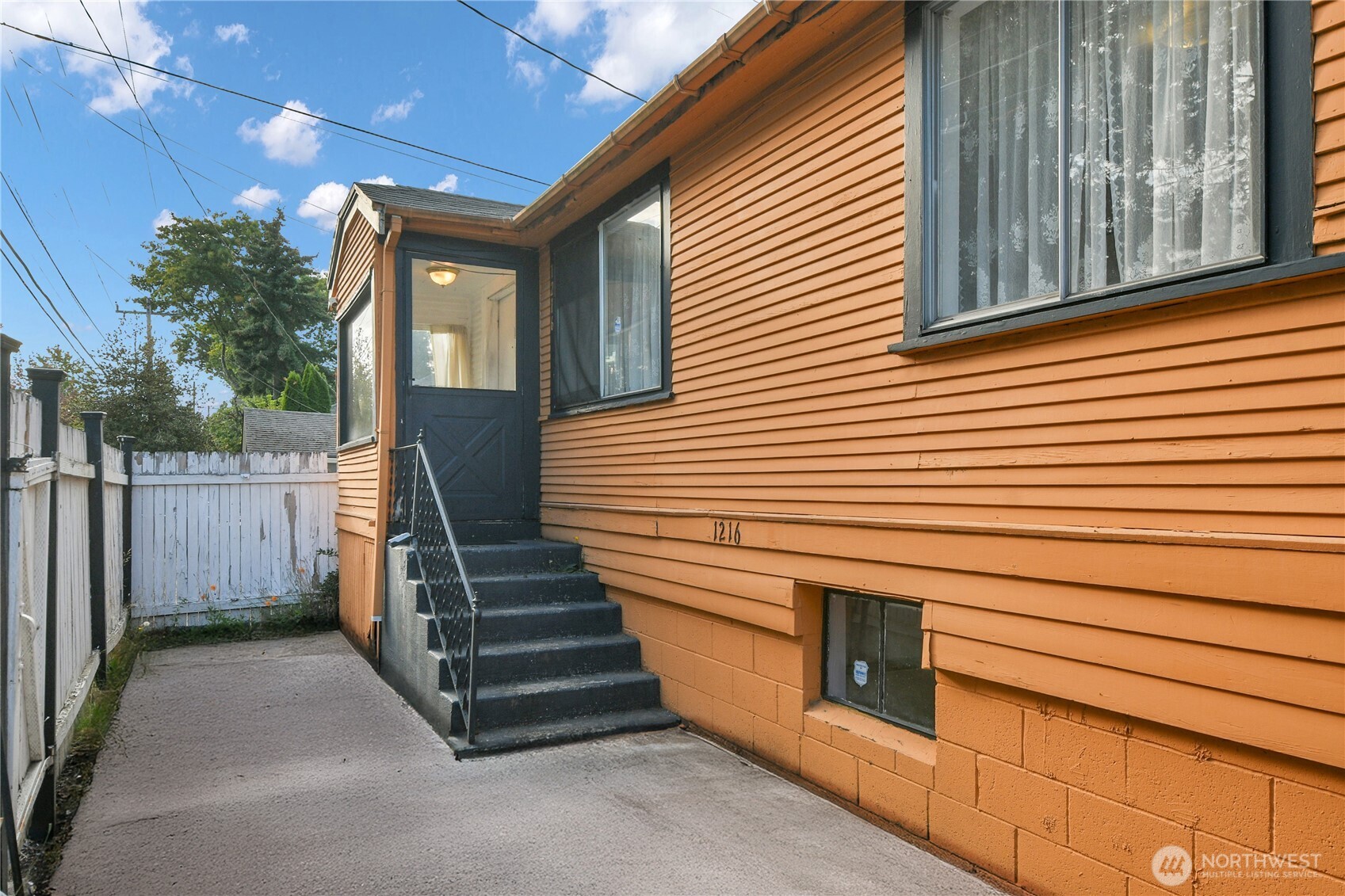 1216 N 103rd Street Property Photo 1