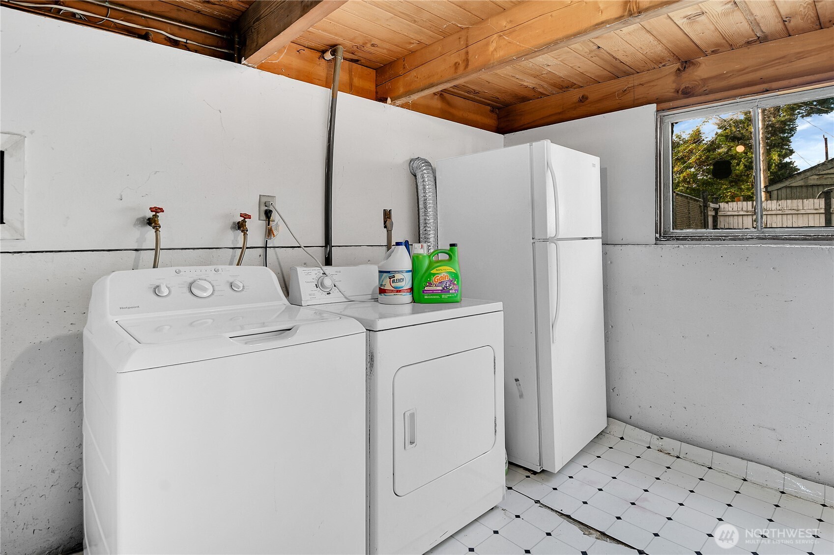1216 N 103rd Street Property Photo 18