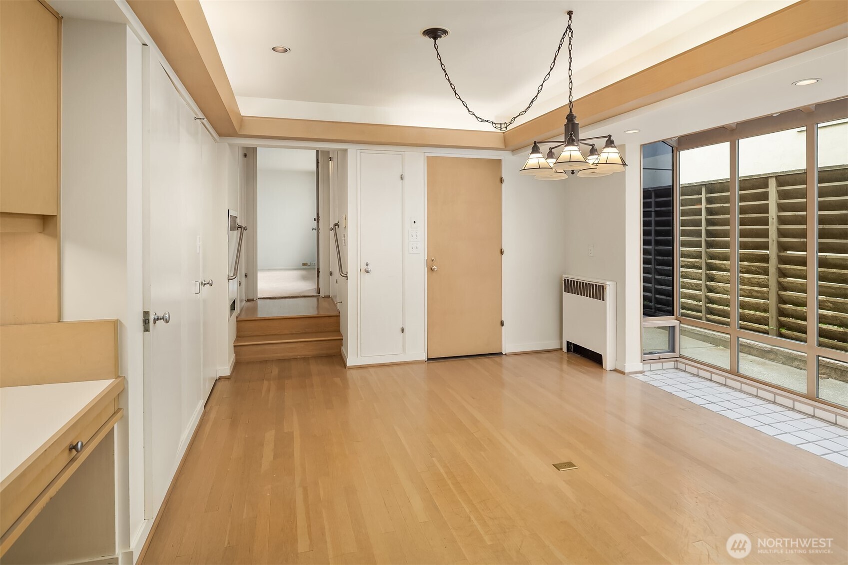 2222 Waverly Way Property Photo 18