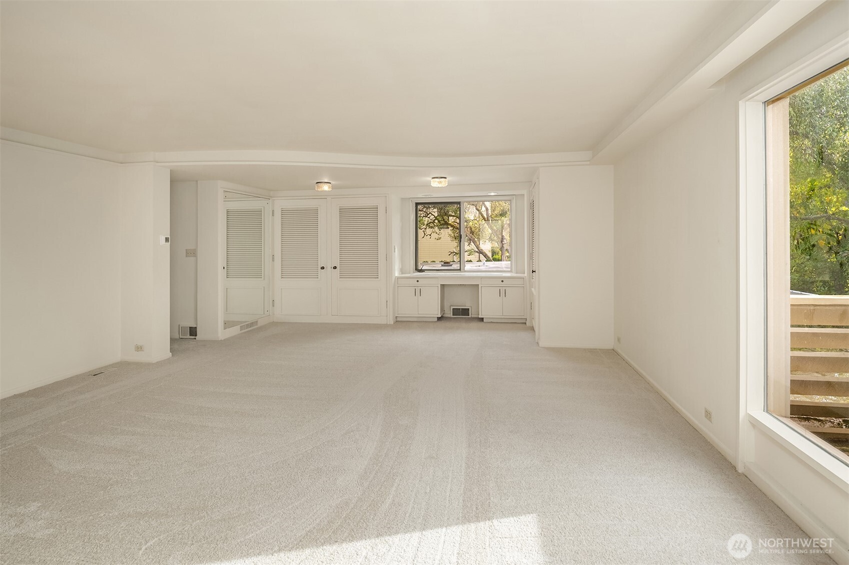 2222 Waverly Way Property Photo 22