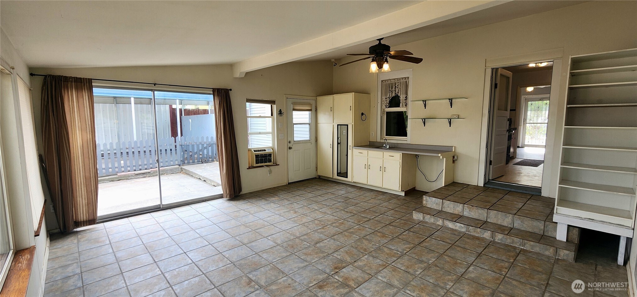 122 Ginko Street Property Photo 11