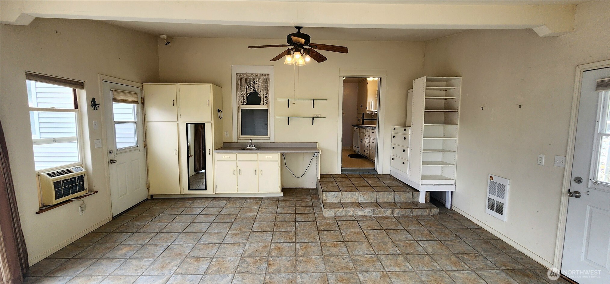 122 Ginko Street Property Photo 12