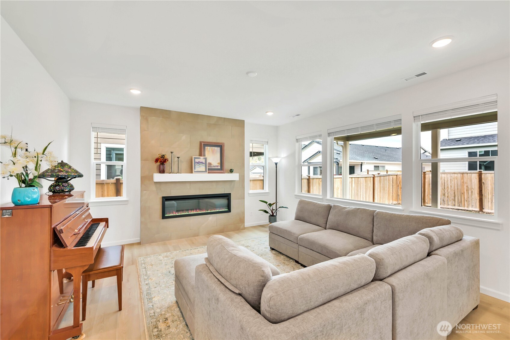 5961 Thornhill Avenue Property Photo 10