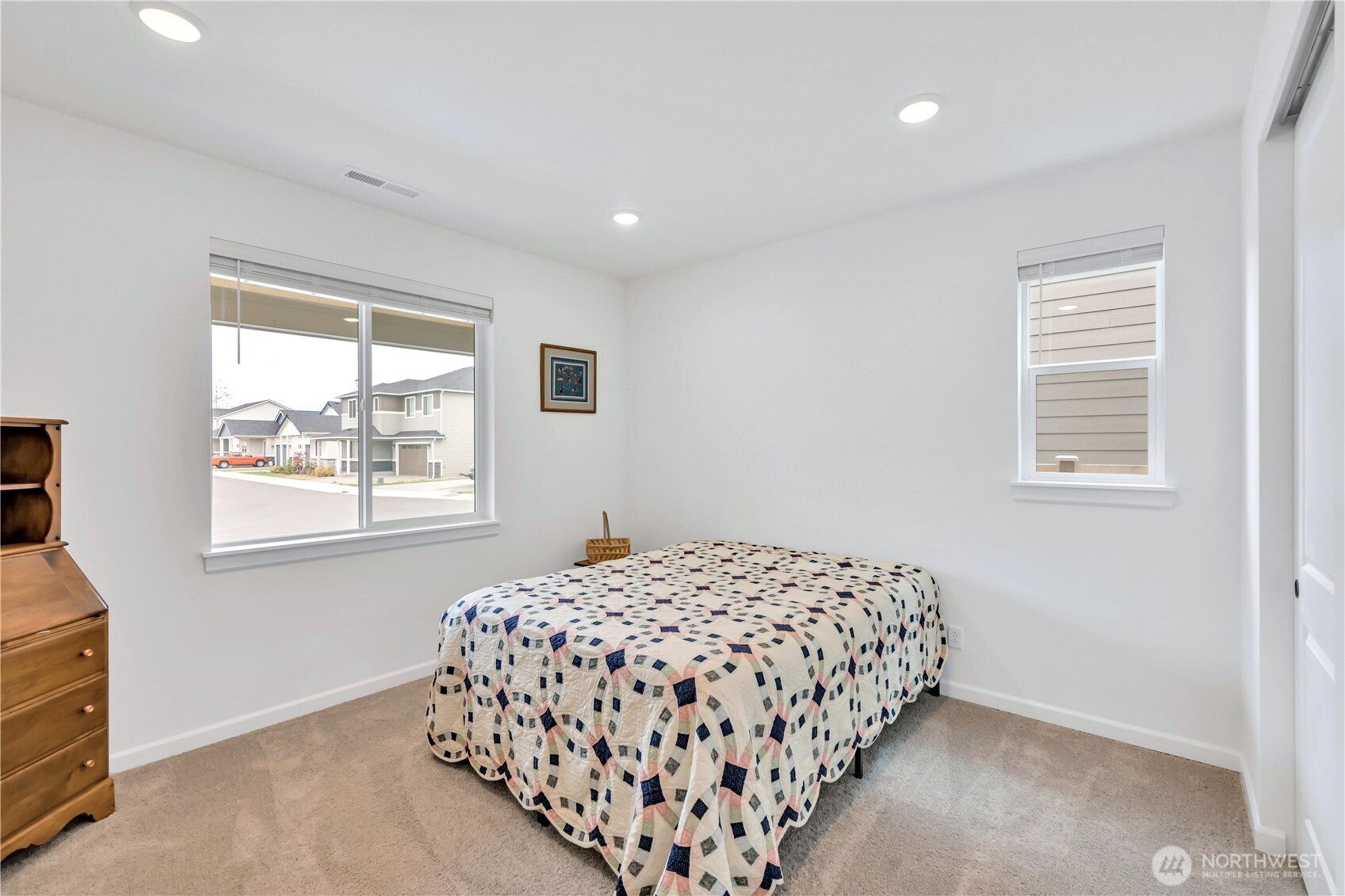5961 Thornhill Avenue Property Photo 18