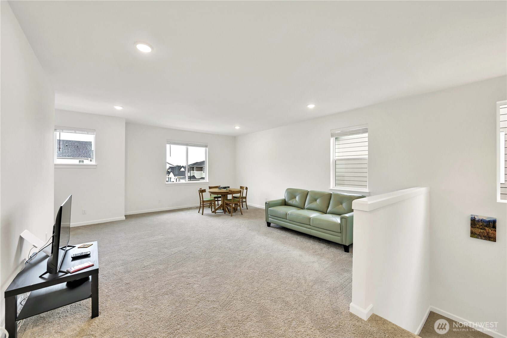 5961 Thornhill Avenue Property Photo 24