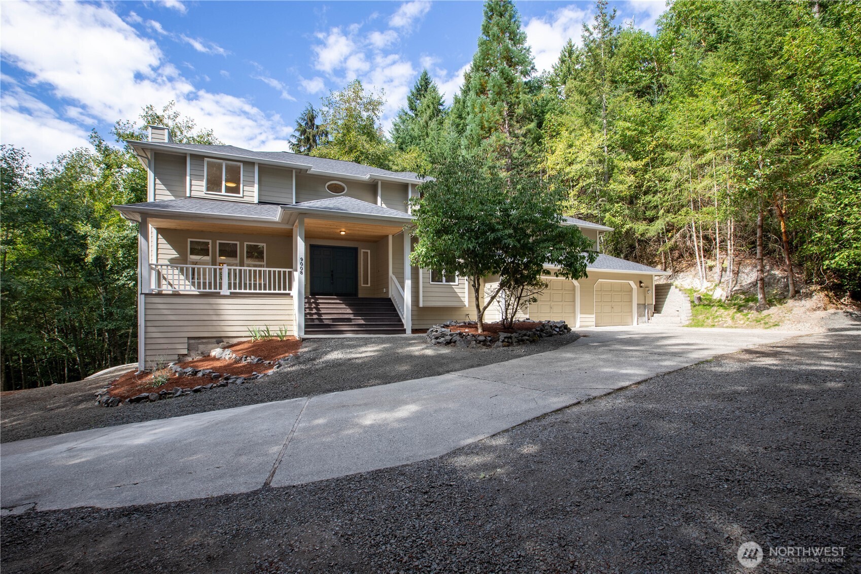 9008 Dana Drive Property Photo 1