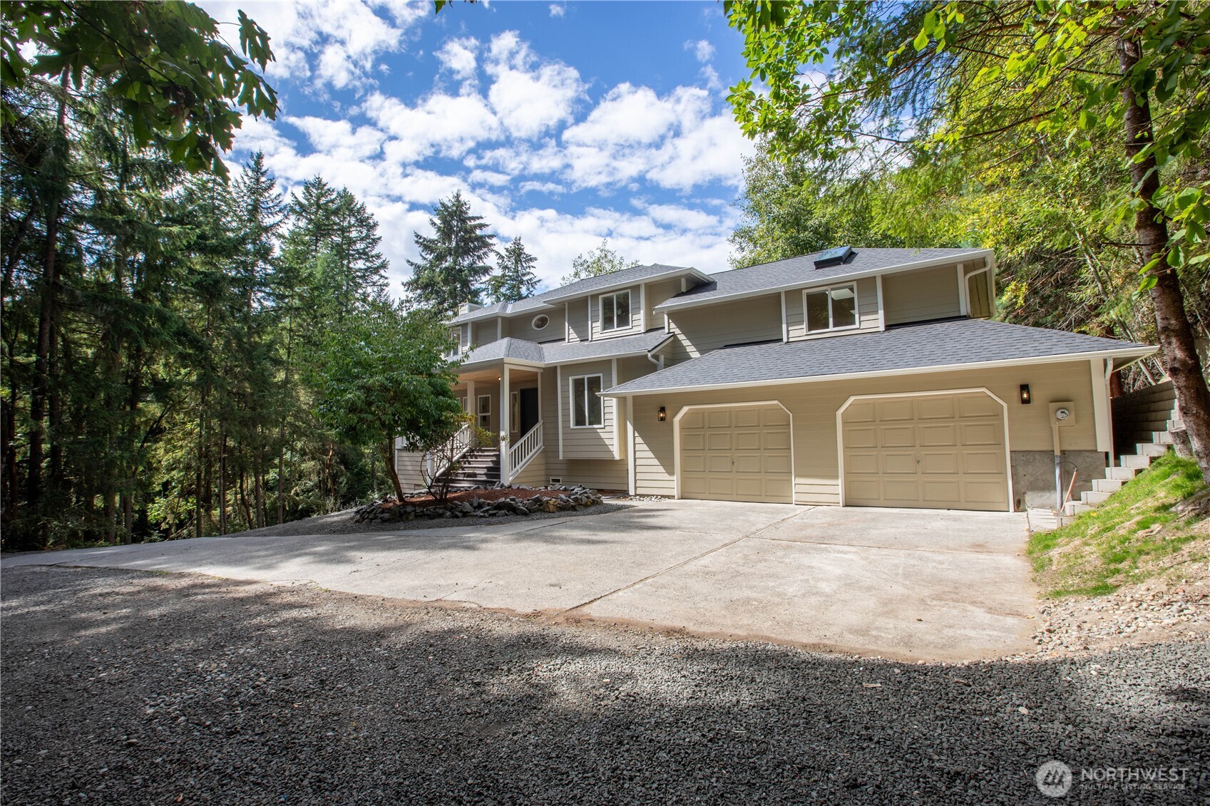 9008 Dana Drive Property Photo 2