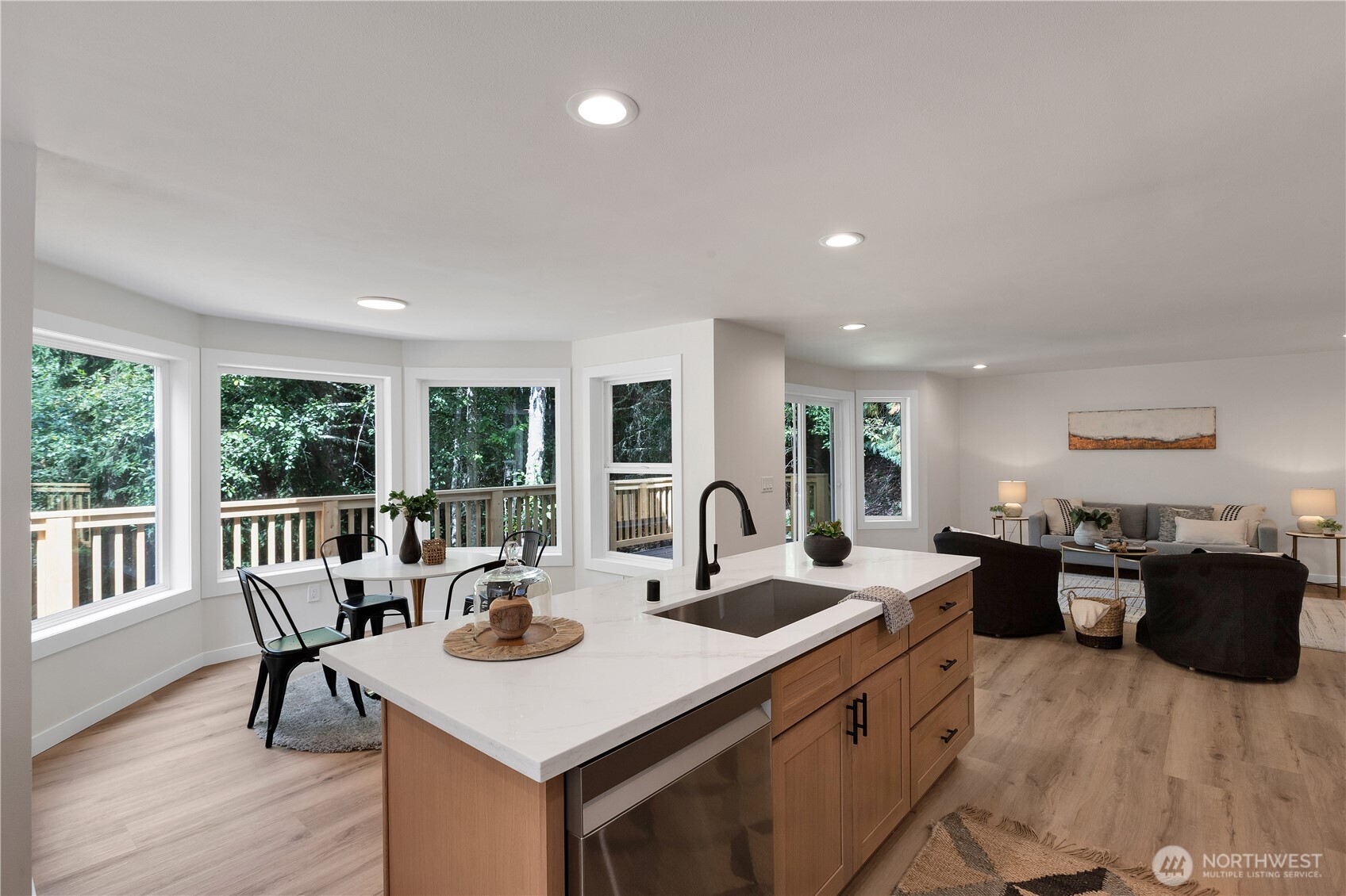 9008 Dana Drive Property Photo 12