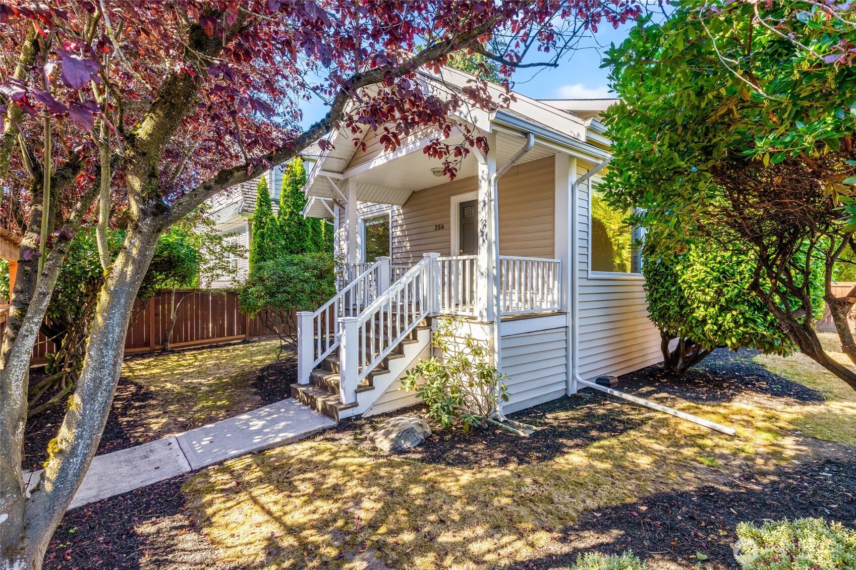 256 Ne 50th Street Property Photo 2
