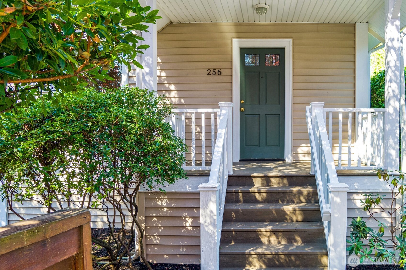256 Ne 50th Street Property Photo 3