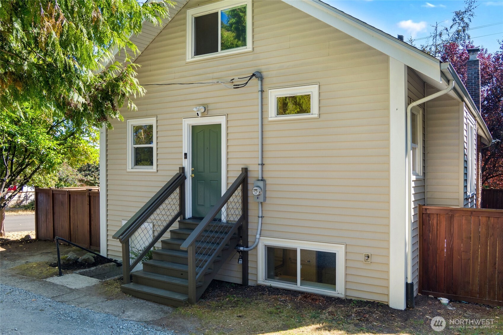 256 Ne 50th Street Property Photo 6