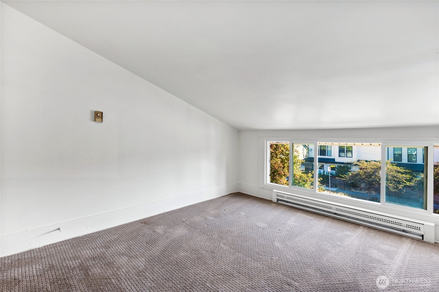 256 Ne 50th Street Property Photo 30