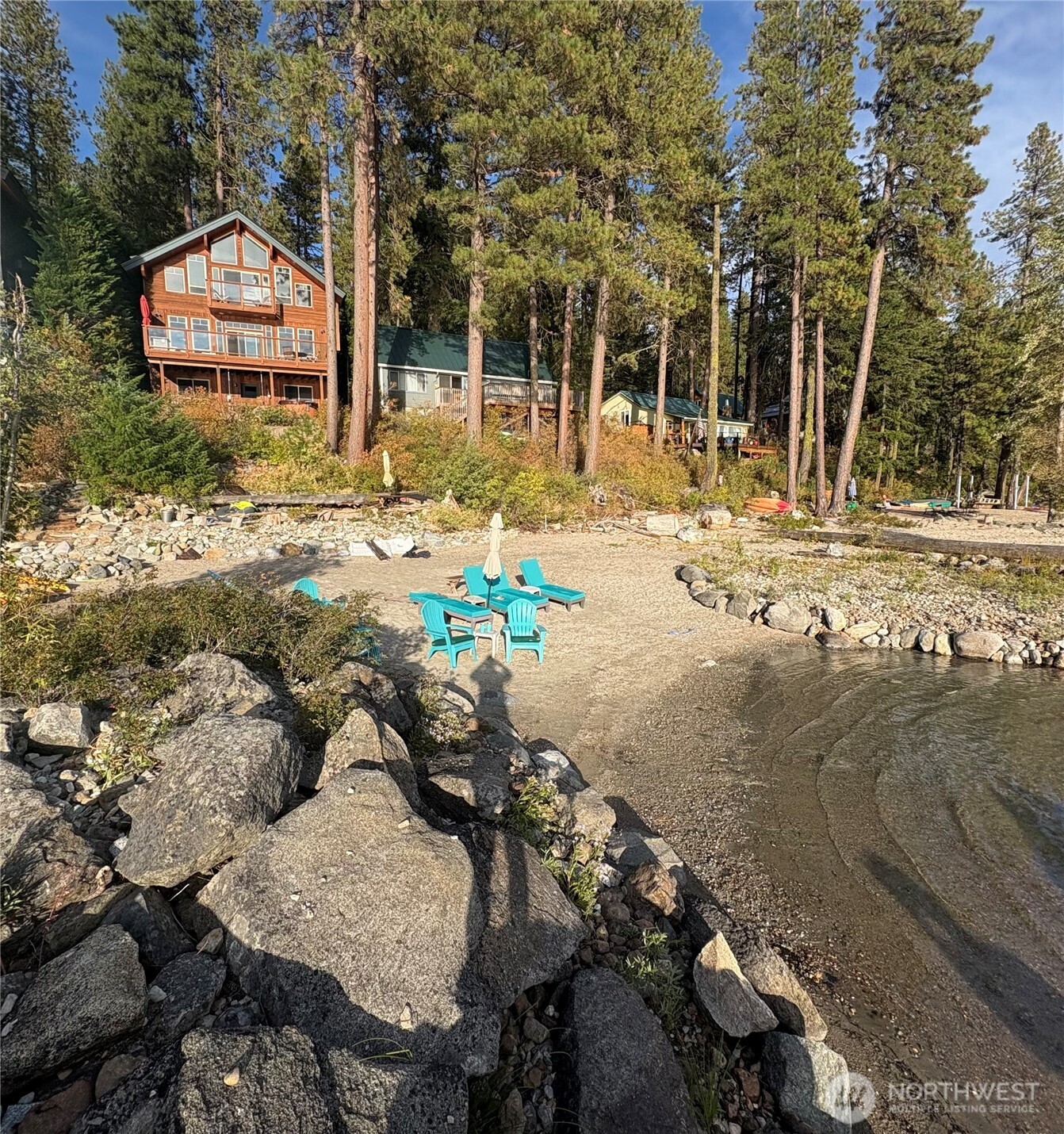 16985 North Shore Dr Property Photo 2