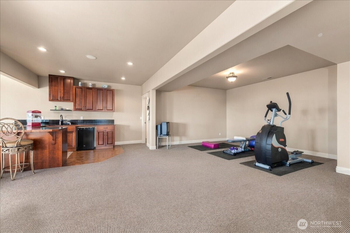 905 Golden Crest Drive Property Photo 36