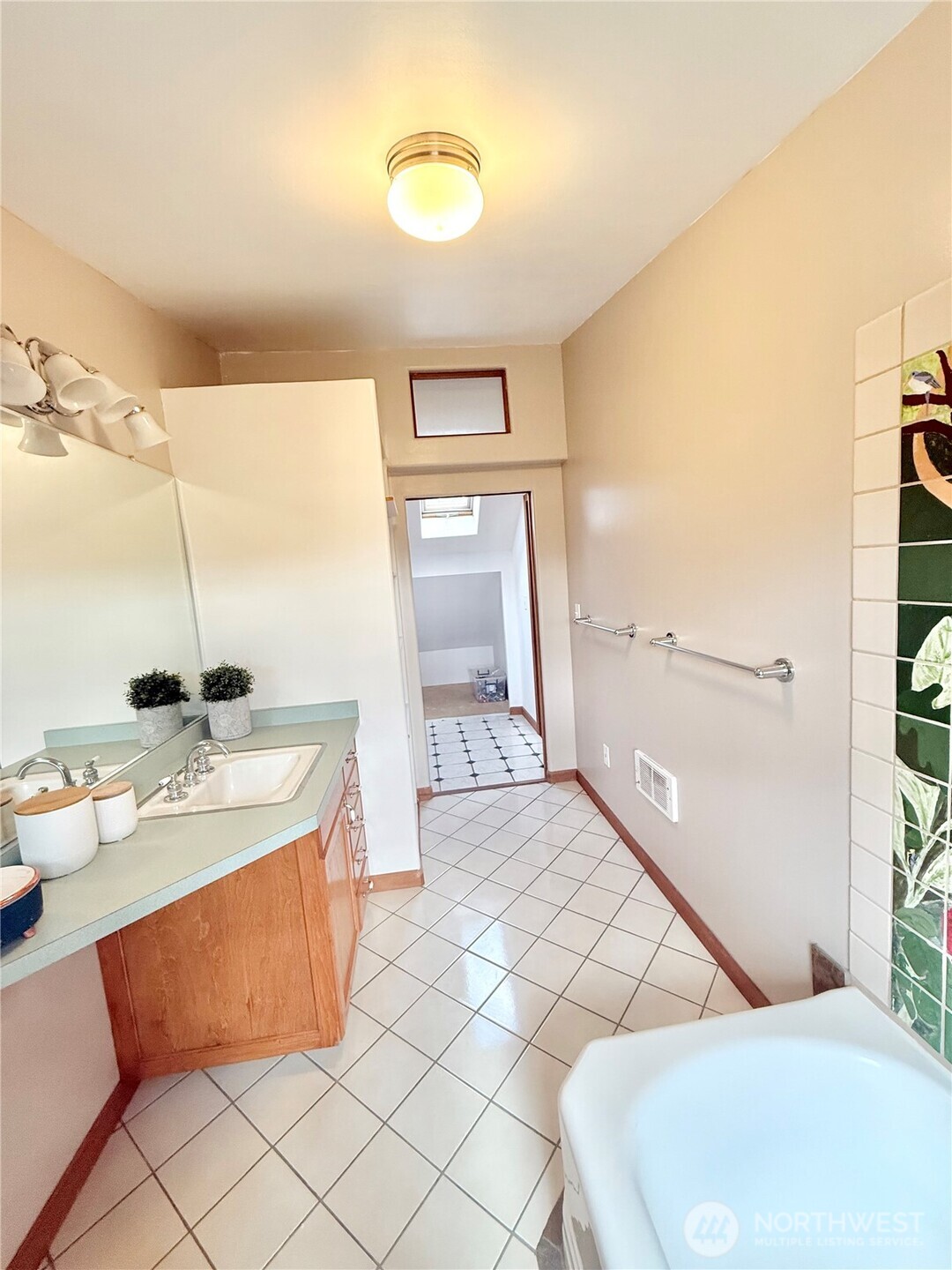 1012 Rodger Street Property Photo 28