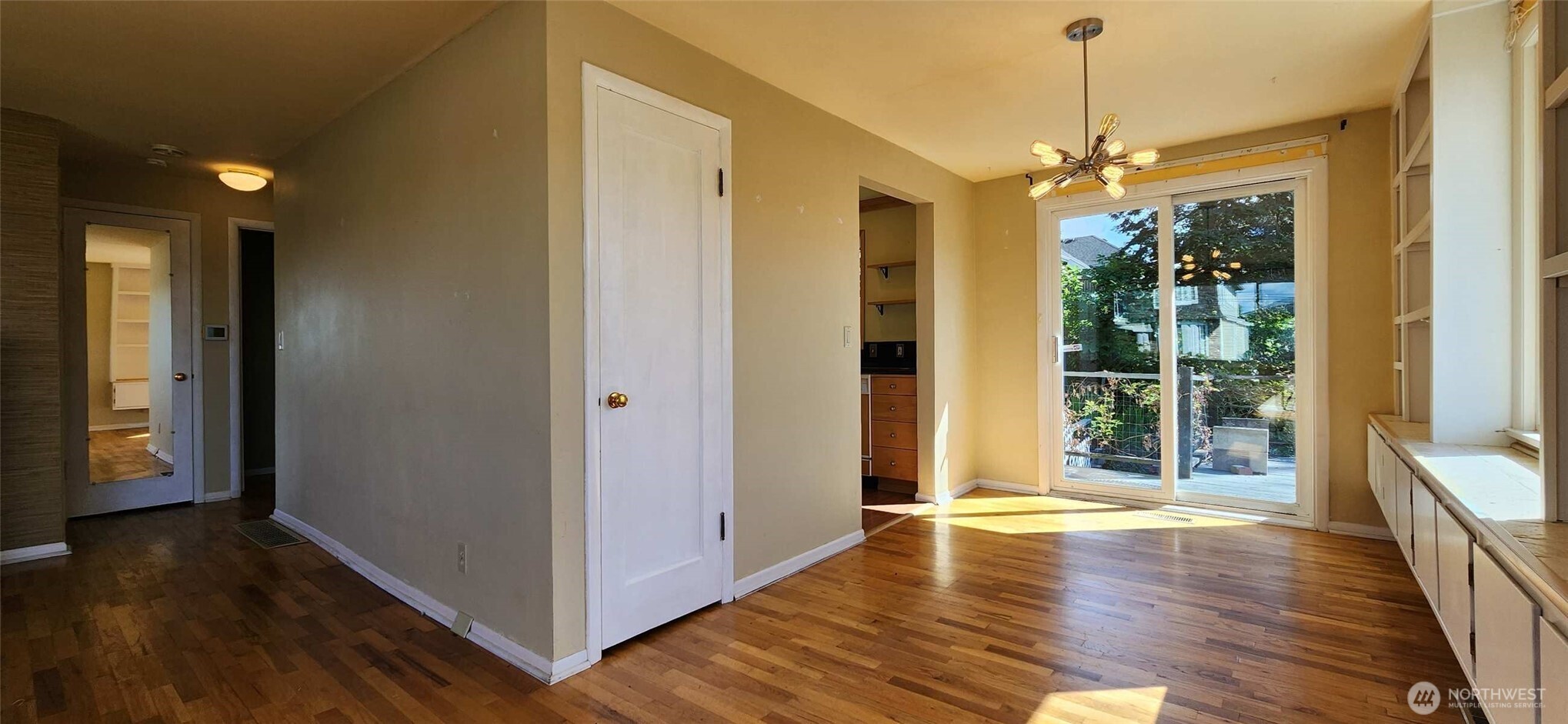 1013 N 33rd Place Property Photo 8