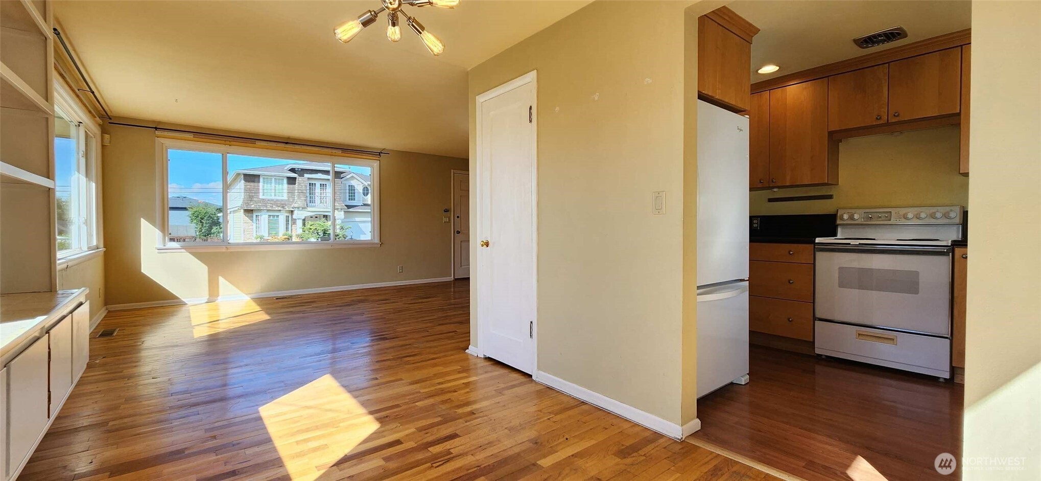 1013 N 33rd Place Property Photo 11