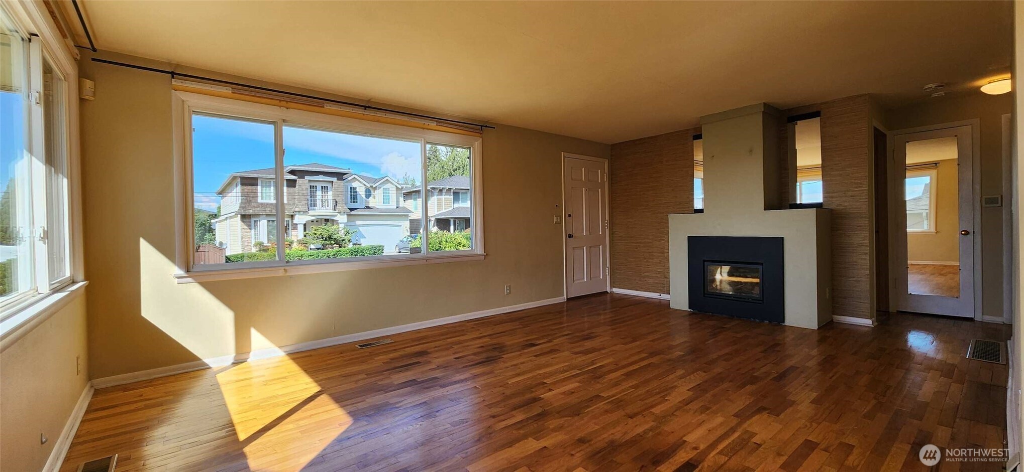1013 N 33rd Place Property Photo 13