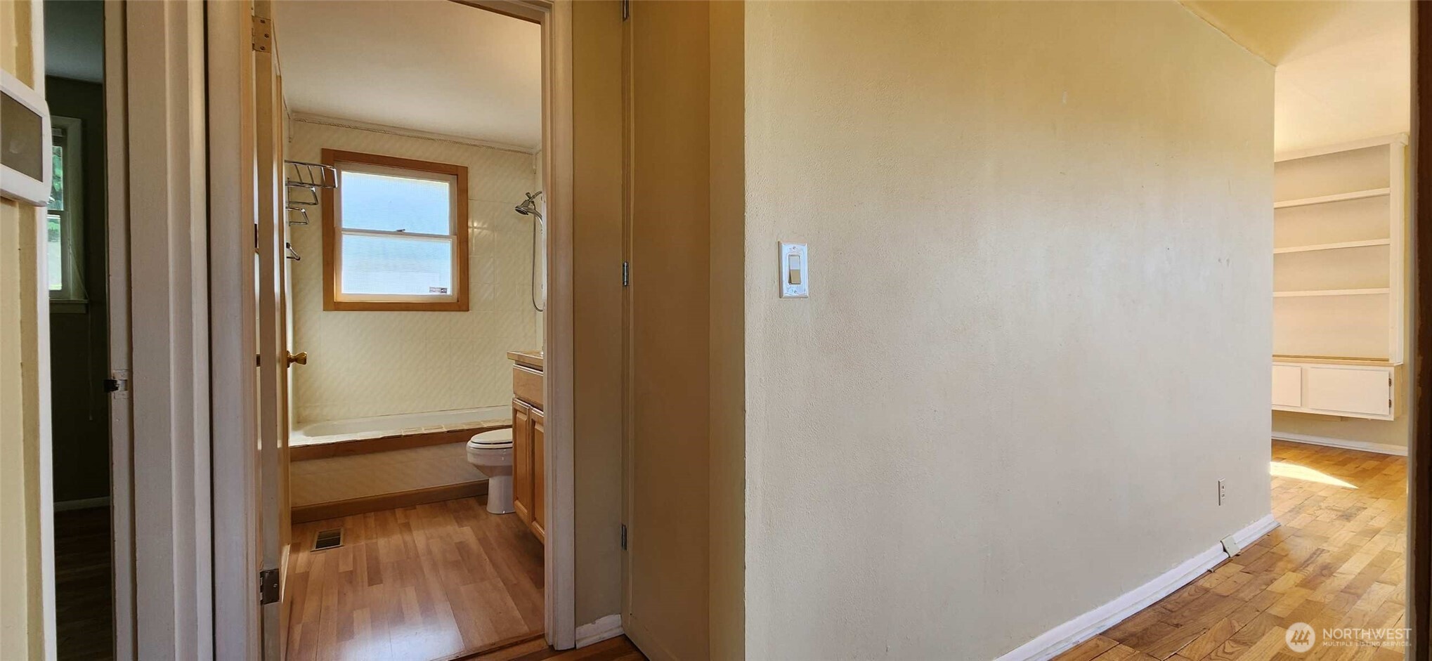 1013 N 33rd Place Property Photo 18