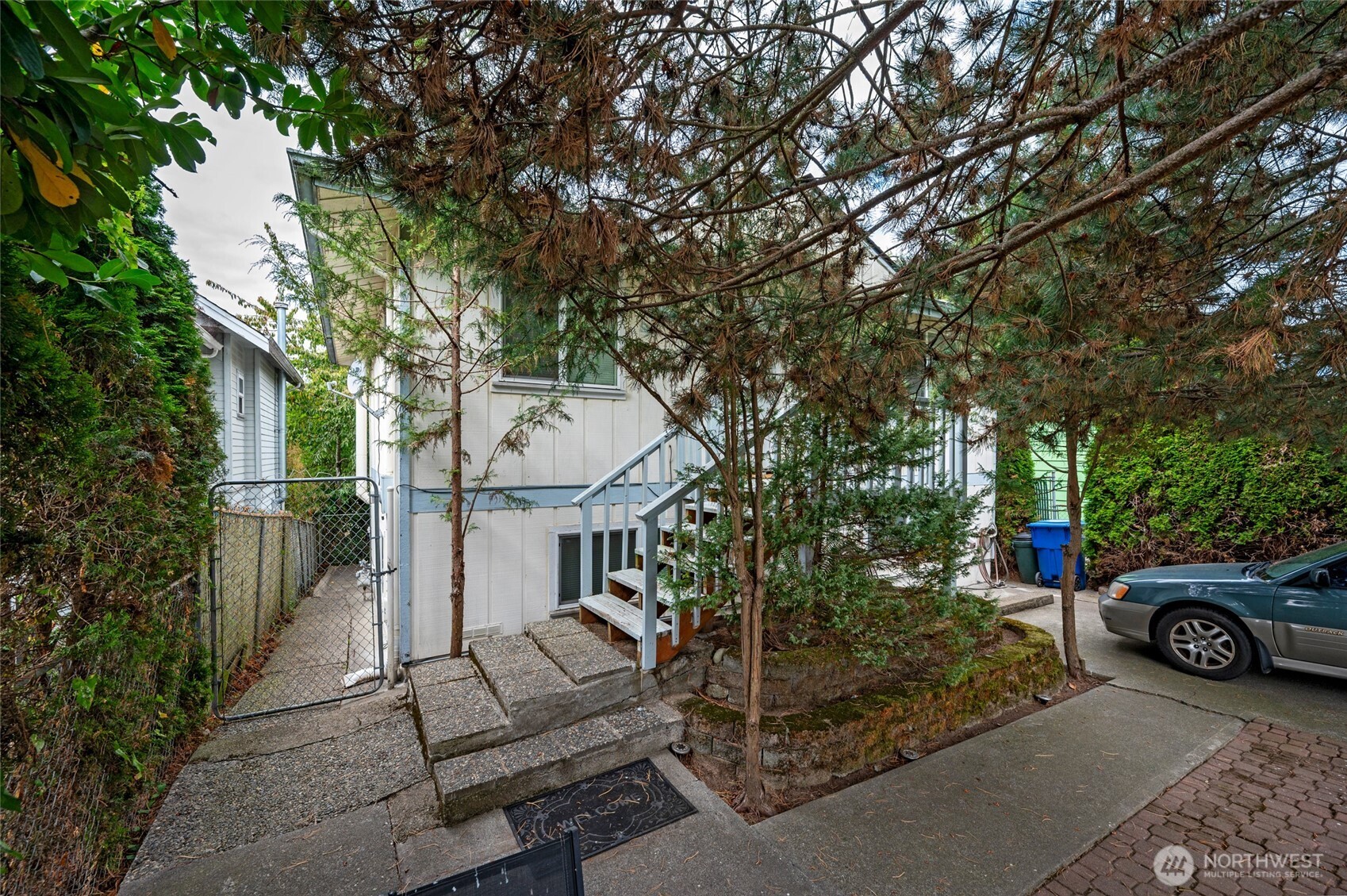 9253 3rd Avenue Property Photo 2
